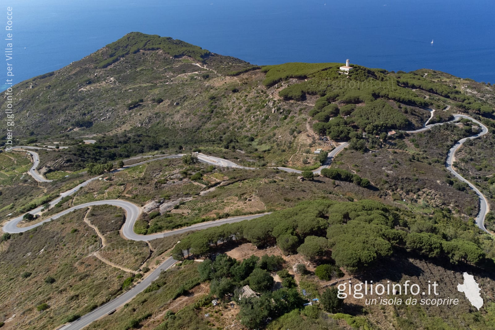 Veduta Aerea con il Drone delle strade all'Isolad el Giglio